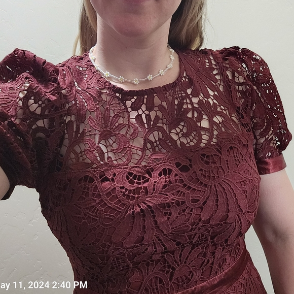 Lulu's Burgundy midi dress puff sleeves - Picture 4 of 7